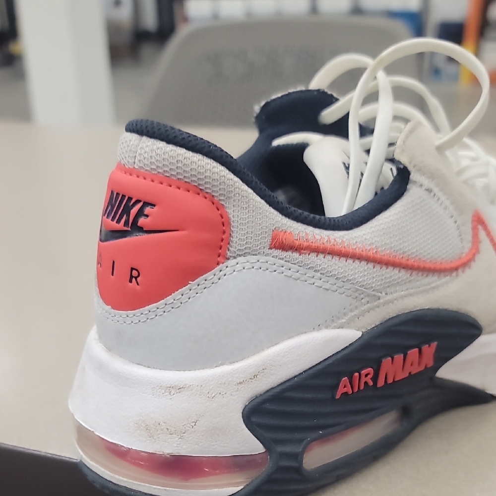 Nike Air Men's Sneakers in White and Red - Picture 11 of 16